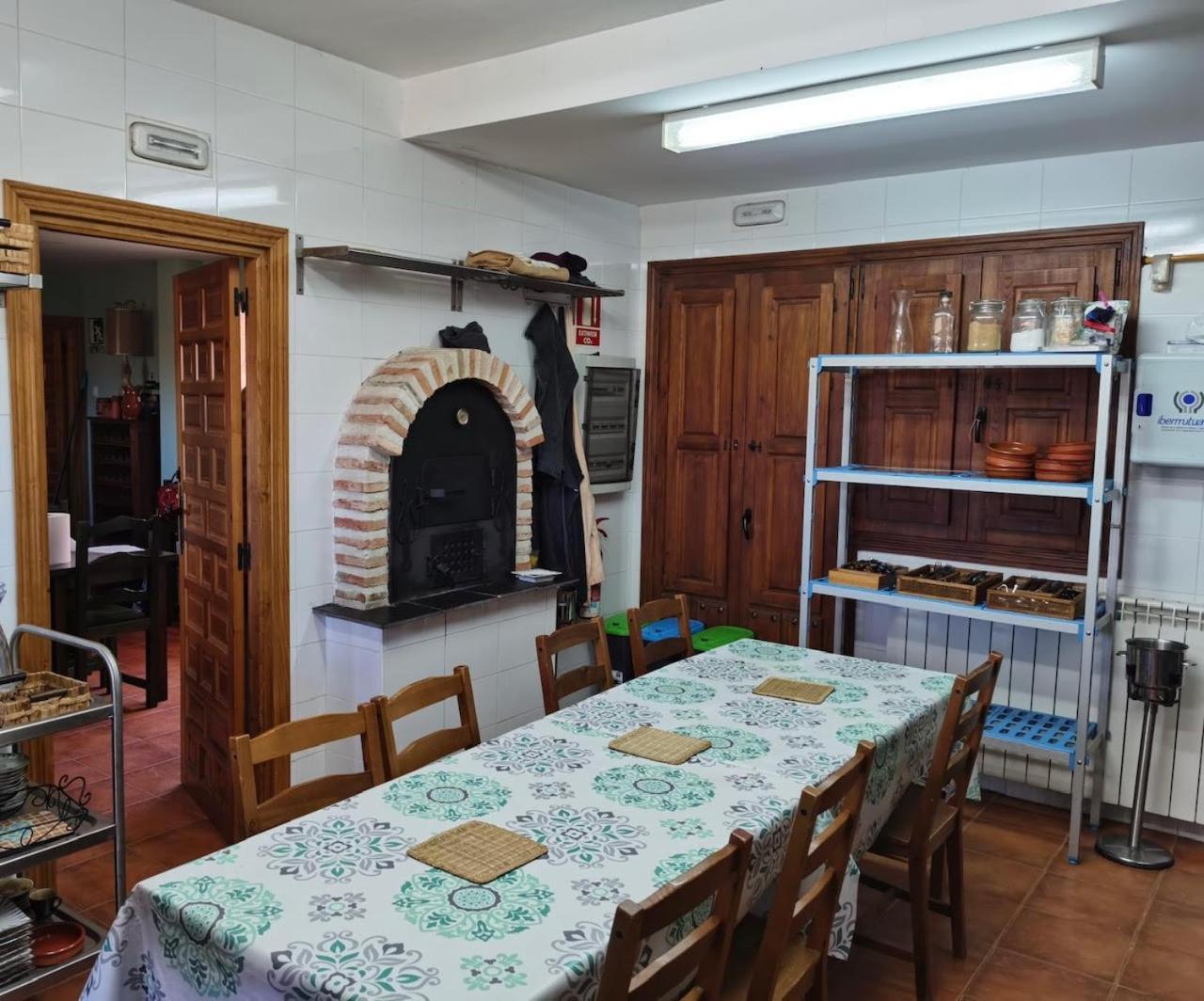 Tres Navios En El Mar Casa Rural De 10 Habitaciones Con Bano Individual Precios Web Montejo de Tiermes Exteriér fotografie